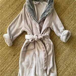 Women’s Plush Beige Bath Robe One Size Super Comfy!